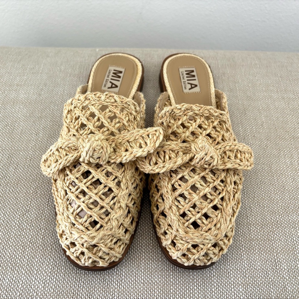 MIA Layce Raffia Mules NWOT Natural Woven Bow Detail Square Toe 8